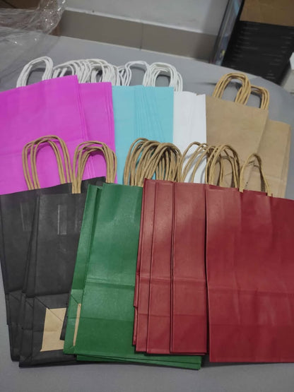 Bolsas de papel kraft multicolor (40 unidades) – Ecológicas y coloridas | Mundo Ofertas CR