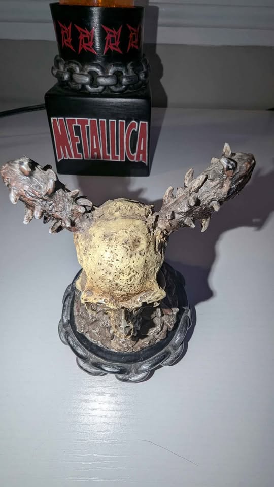 Metallica Glitter Lava Lamp | Mundo Ofertas CR