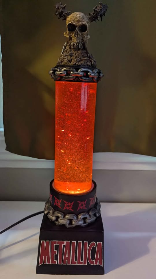 Metallica Glitter Lava Lamp | Mundo Ofertas CR
