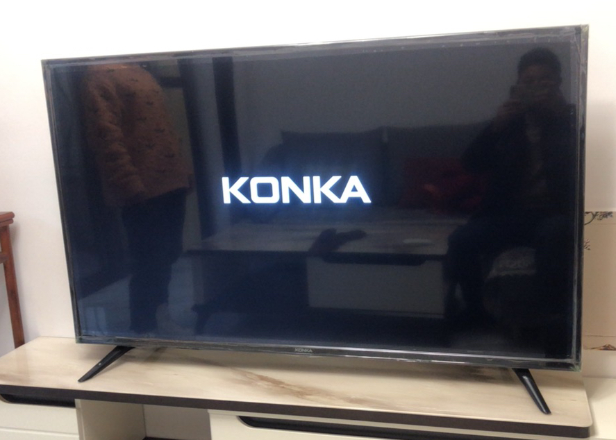 Pantalla KONKA 43″ LED FHD Smart – Tizen OS | Mundo Ofertas CR